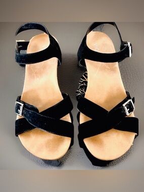 Vionic Suede Black Wedge Sandals Size 8.5 Adjustable Straps Arch Support EUC